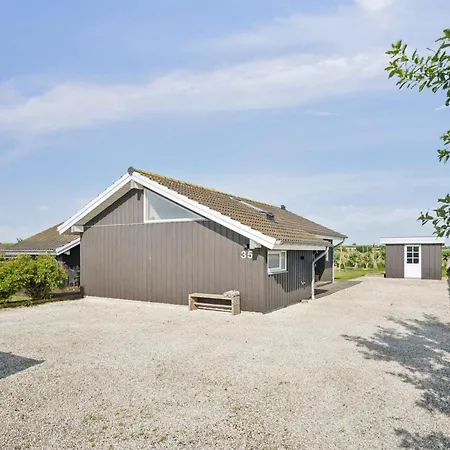 Lovely Summer House In