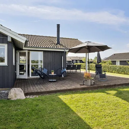 Hébergement de vacances Lovely Summer House In