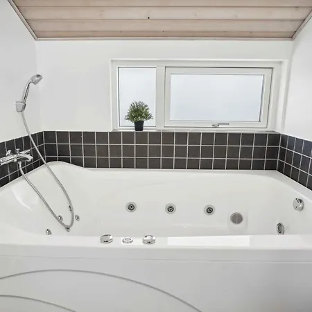 Lovely Summer House In