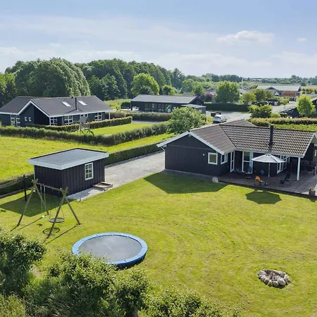 Lovely Summer House In * Haderslev