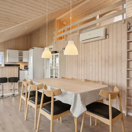 Hébergement de vacances Lovely Summer House In