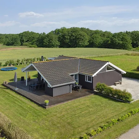 Lovely Summer House In
