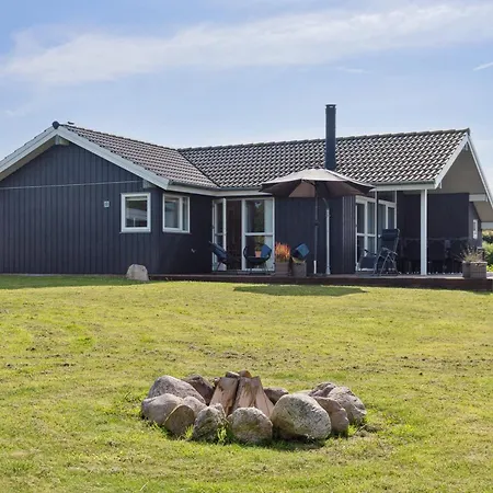 Lovely Summer House In Casa de Férias *
